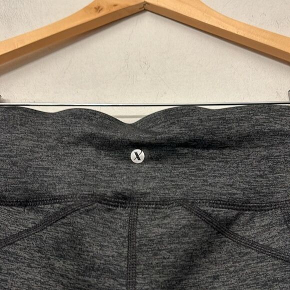 Xersion black gray mid rise high compression capri athletic pants Size M New - Picture 8 of 11